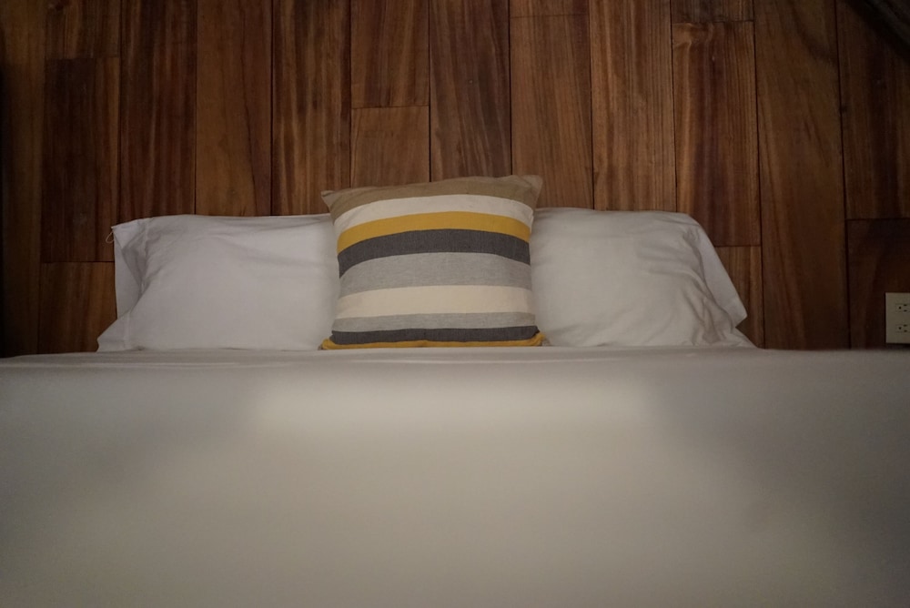 Superior Bungalow - Photo 13