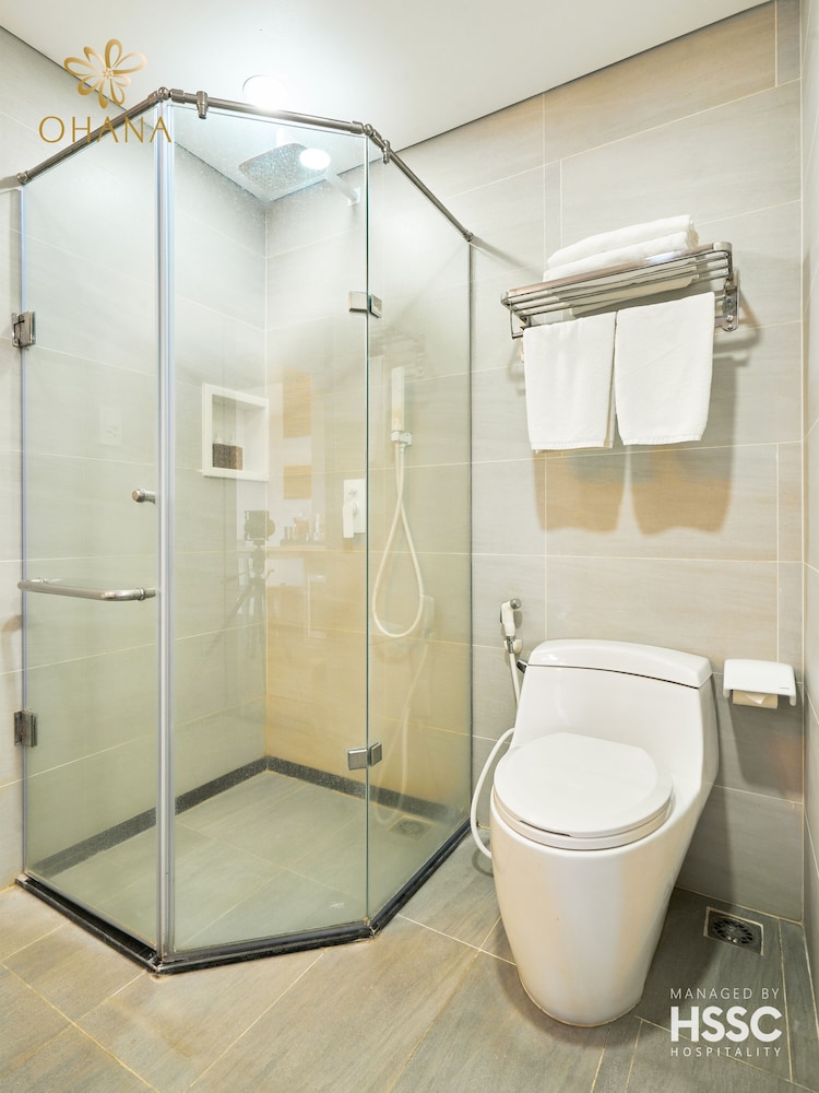 Deluxe Ocean View Twin with Balcony - Photo 6