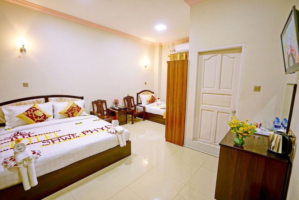 Deluxe Triple Room, 1 Bedroom, City View photo 1