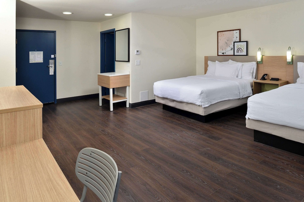 Room, 2 Queen Beds, Accessible, Bathtub (Mobility & Hearing) - Photo 1