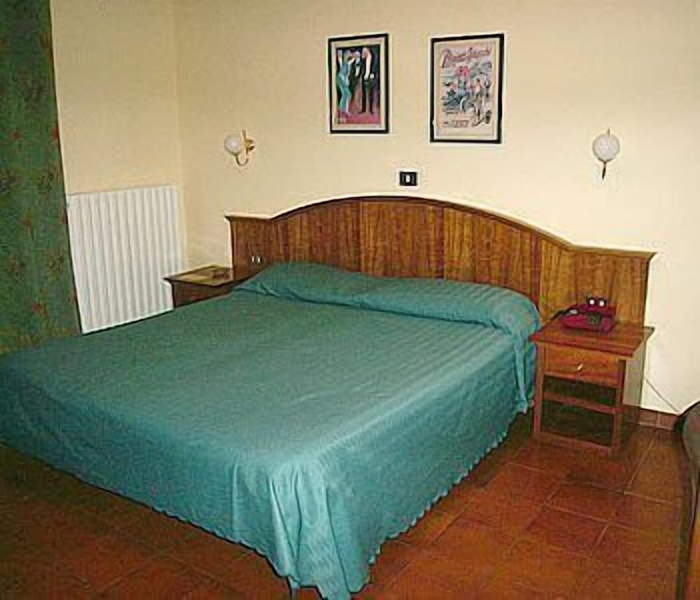 Triple Room - Photo 6