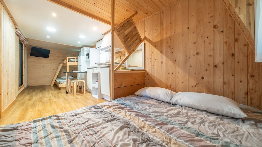 Basic Room, 1 Bedroom (Family Spa Caravan No. 5 (Spa/Random))