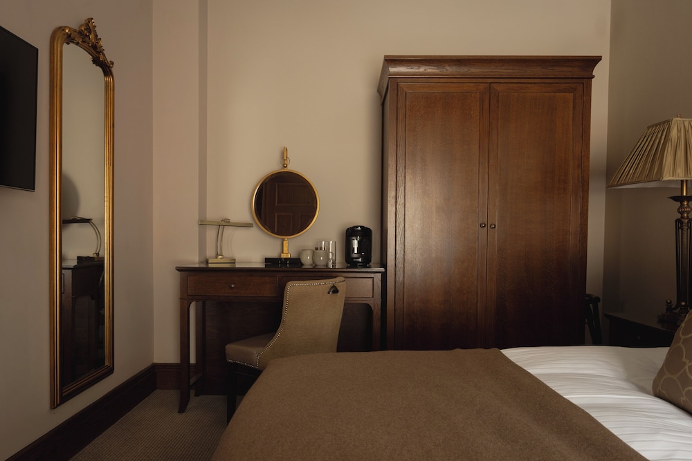 Deluxe King Room photo 2