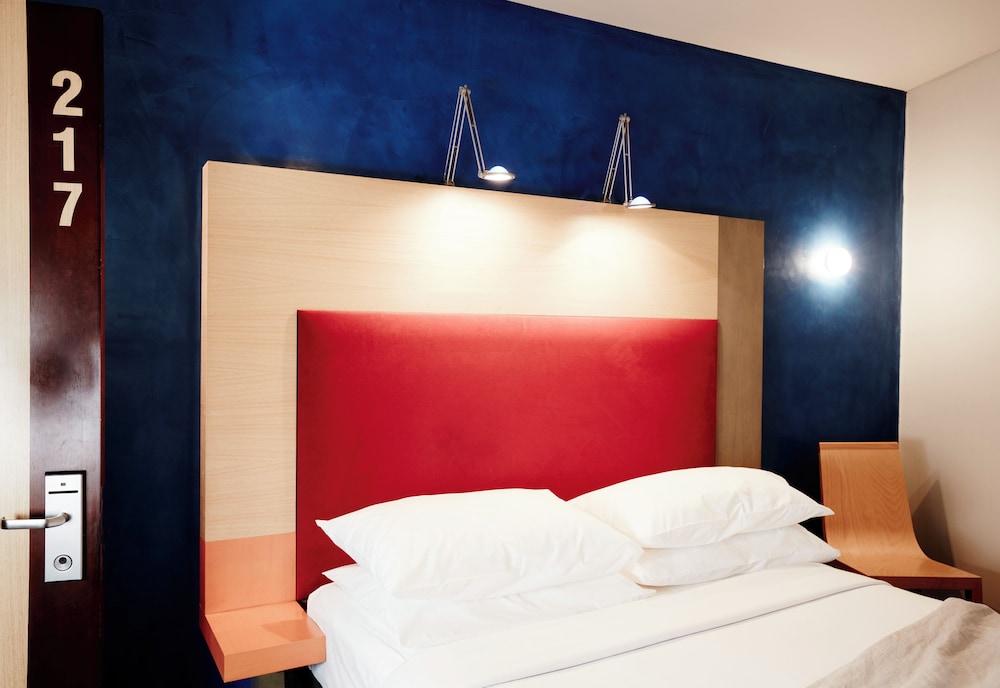 Petite Double Room - Photo 5