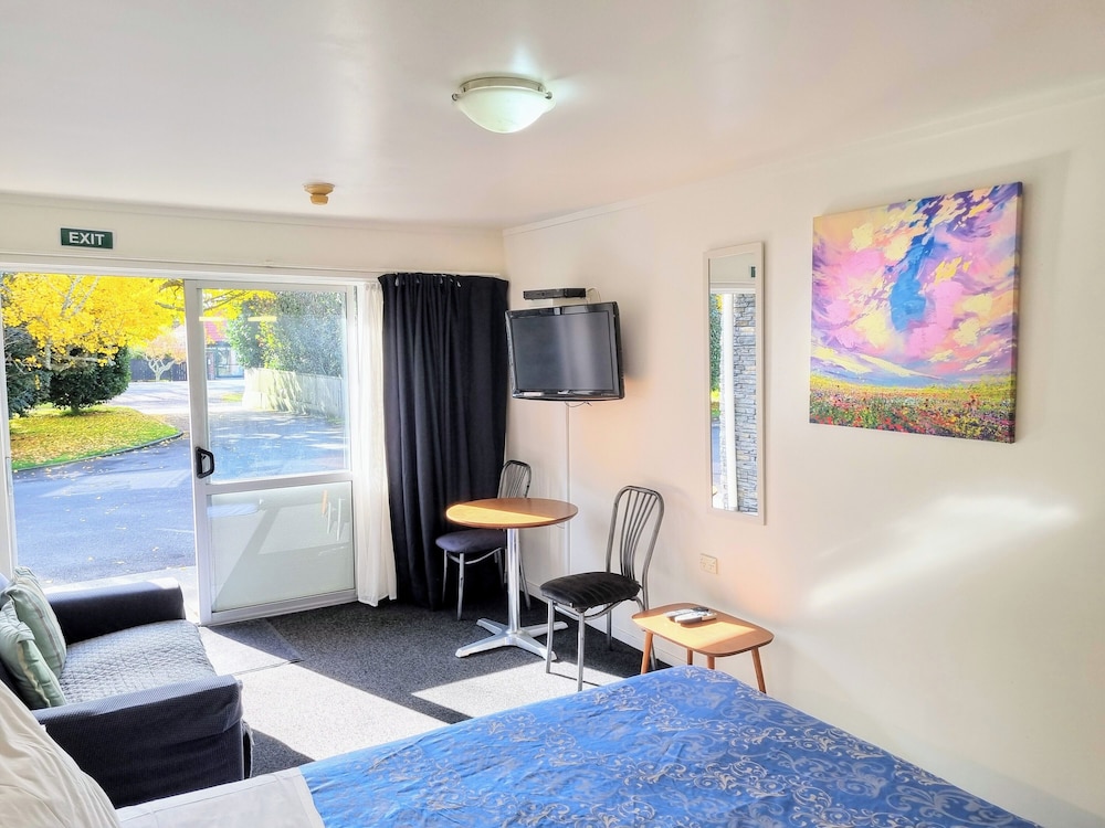 Queen Studio - Ground floor unit (Studio11) photo 1