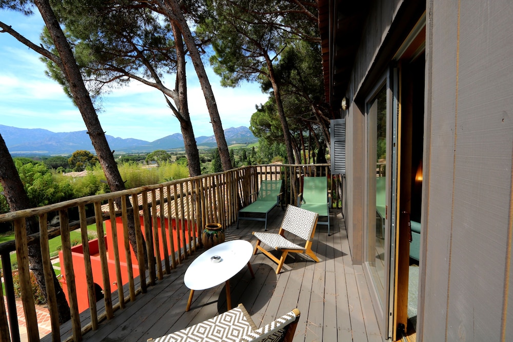Deluxe Cabin, 1 Double Bed, Mountain View Deluxe Cabin, 1 Double Bed, Mountain View