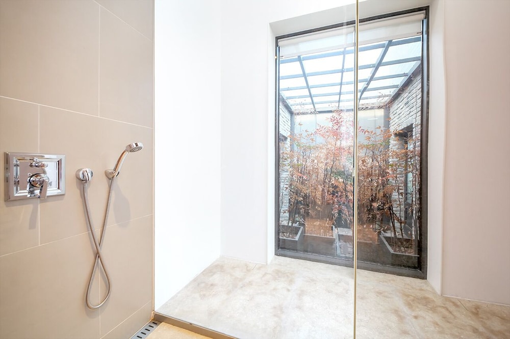 Penthouse - Photo 5