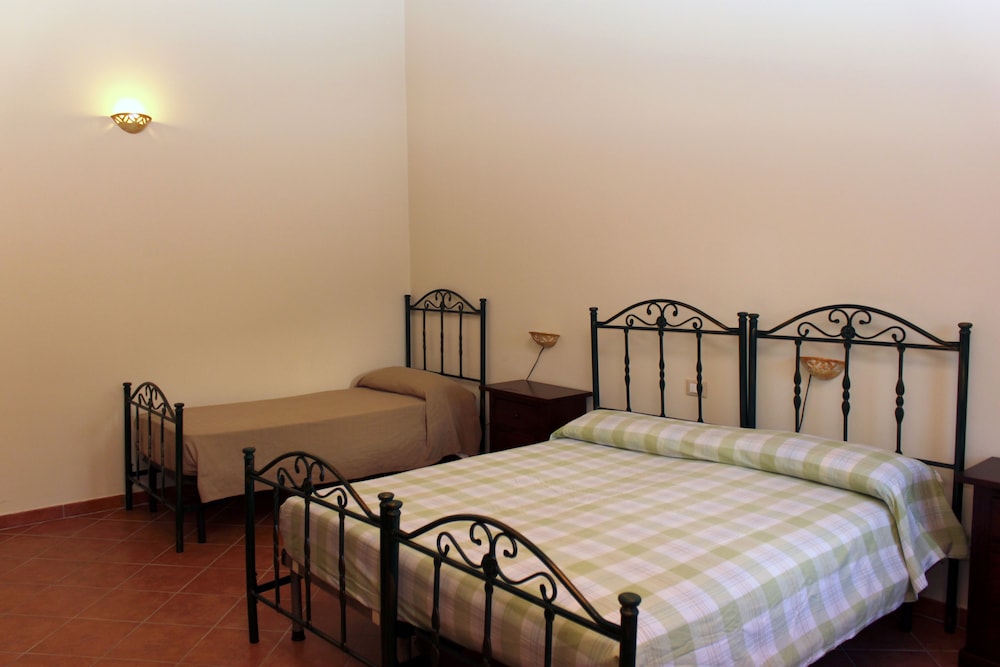 Triple Room, Garden View photo 2