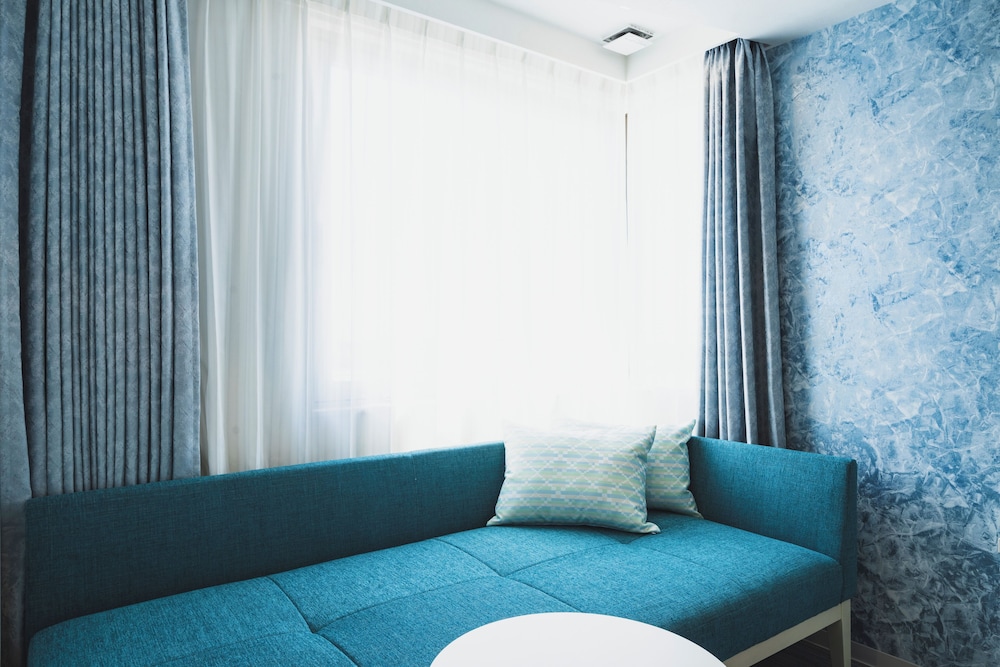 Triple Room (2 Double Beds& 1 Sofa Bed), Non Smoking photo 2