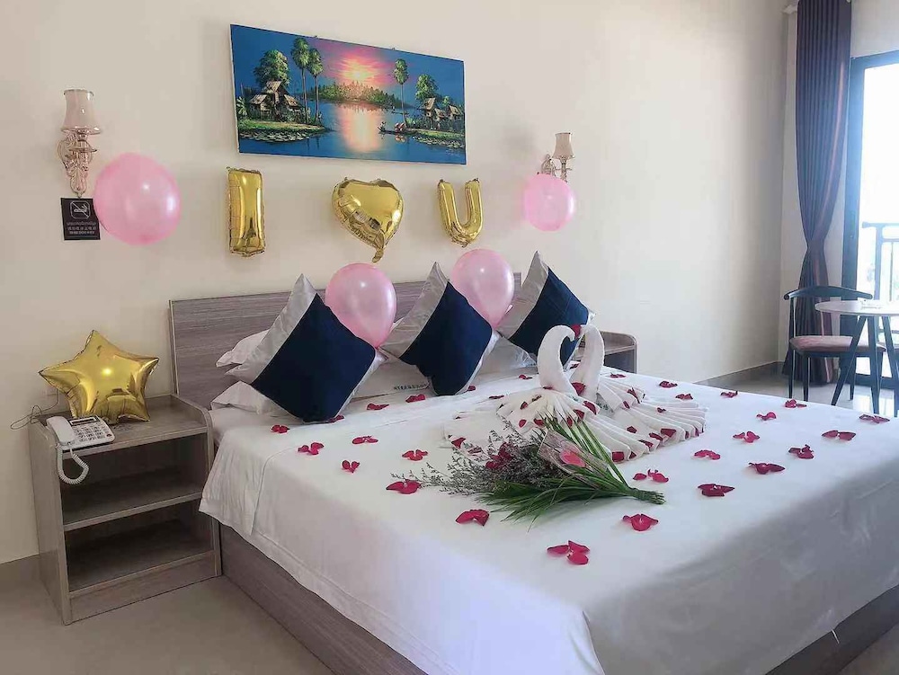 Deluxe Twin Room (with One-way Airport Pick) - Photo 8