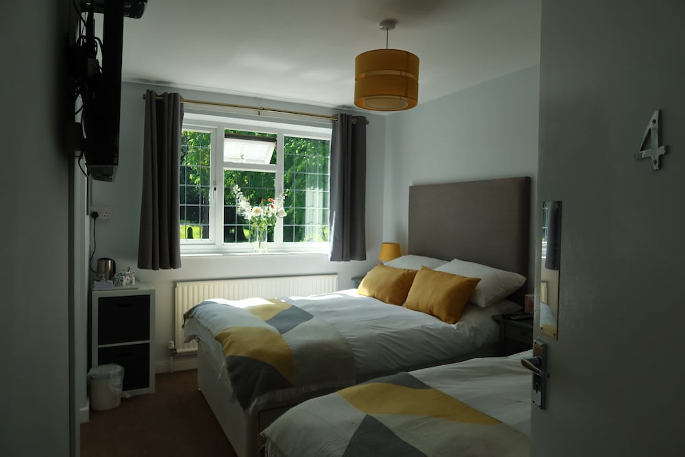 Suite, Ensuite photo 2