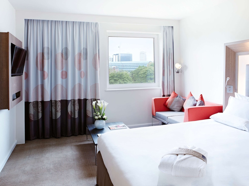 Executive Room, 1 Queen Bed with Sofa bed