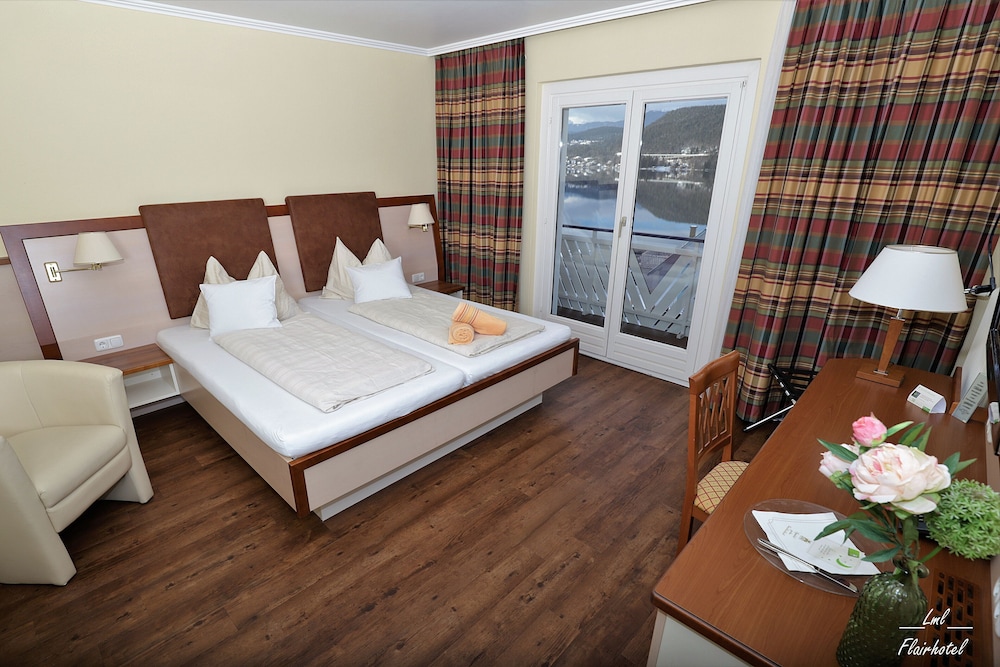 Double Room, Lake View photo 1