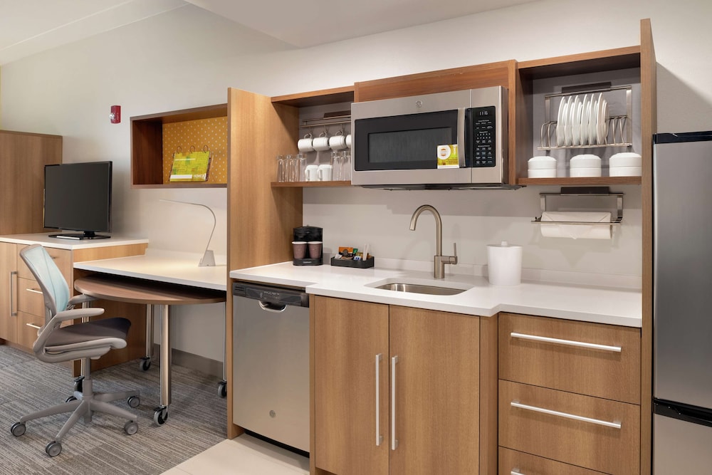 Suite, 1 King Bed, Accessible (Hearing) - Photo 2