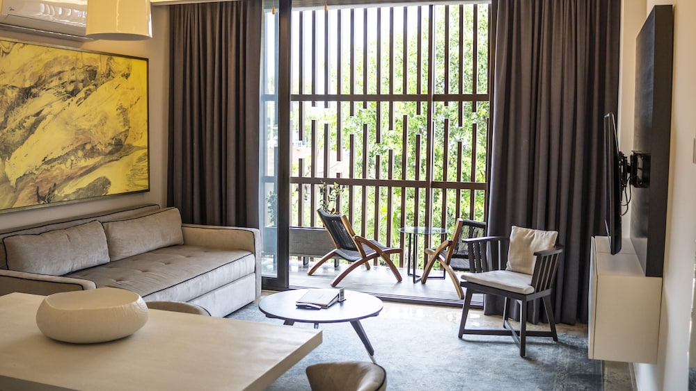 One Bedroom Suite - Photo 8