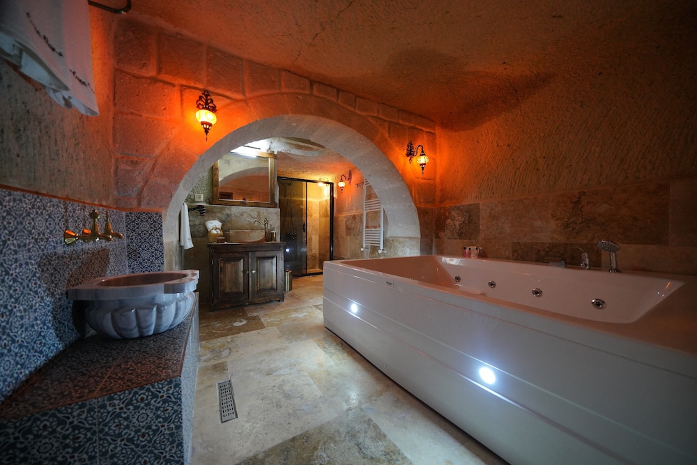 Nazende Hammam Jacuzzi Cave Suite - Photo 37