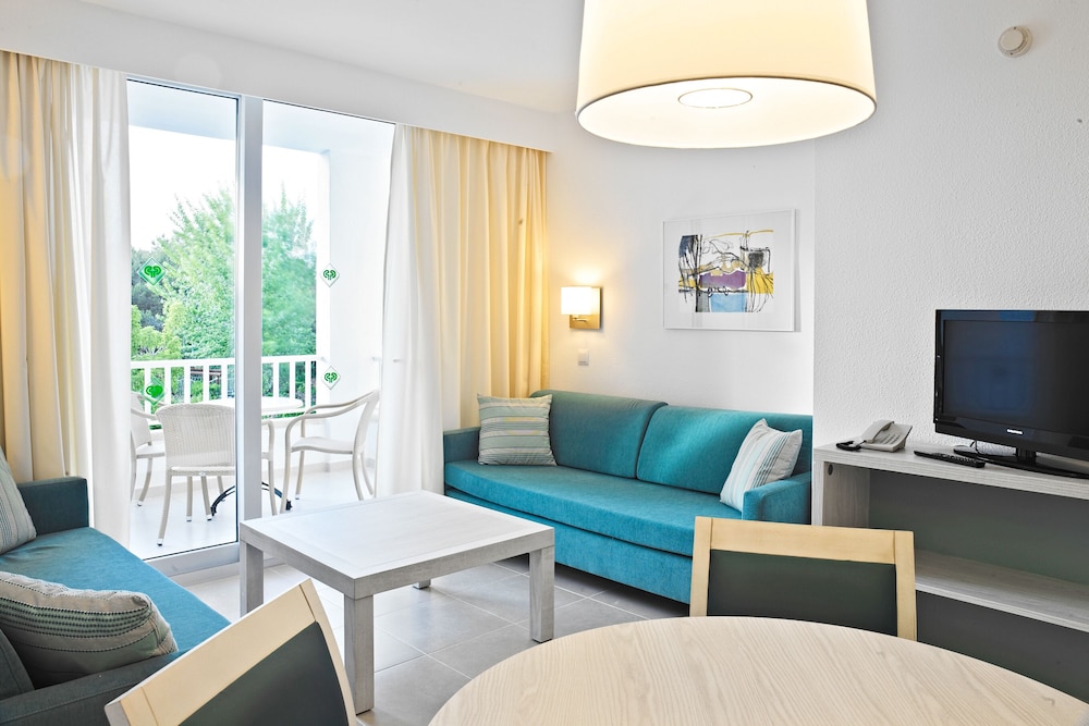 Apartment, 1 Bedroom, Balcony (3 adults + 1 child) photo 3