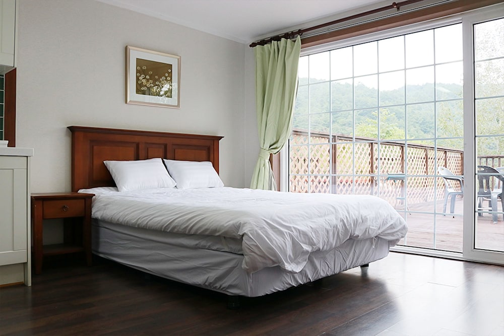 Terrace House photo 1
