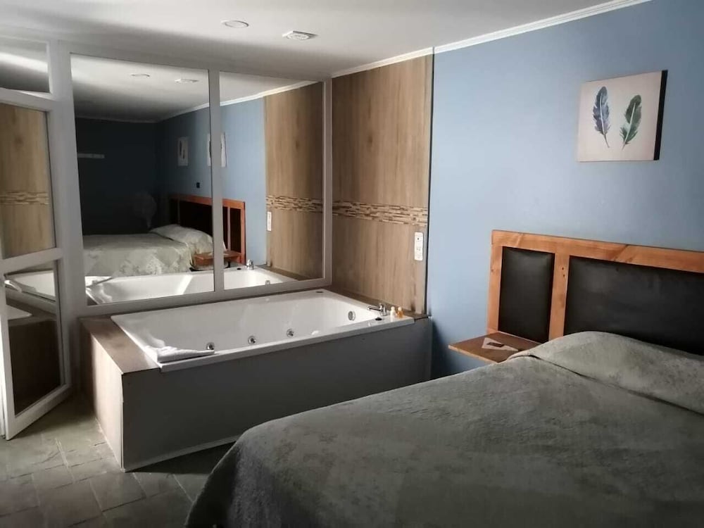 Superior Double Room, 1 Queen Bed, Private Bathroom photo 1