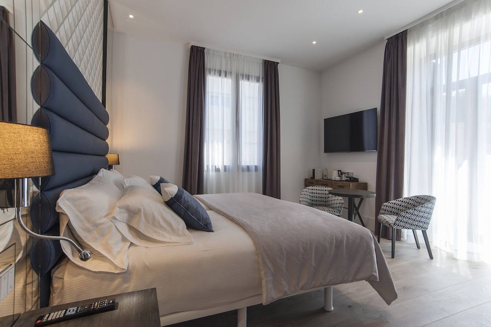Premium Room - Photo 2