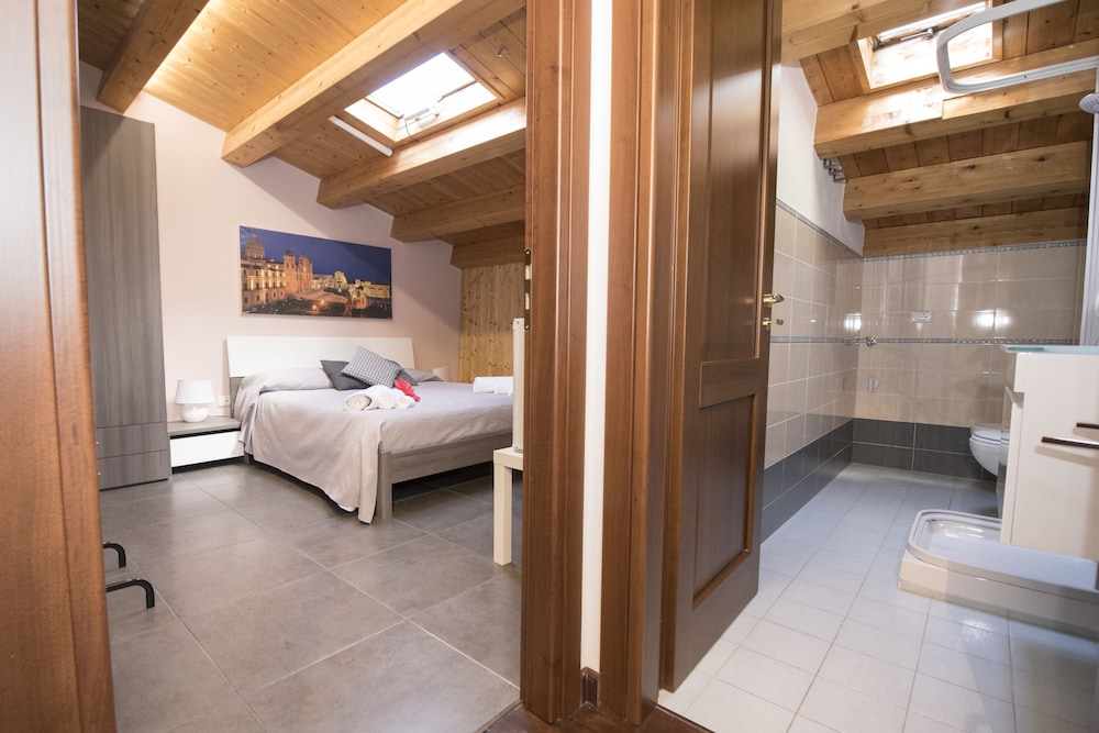 Basic Double Room, 1 Bedroom photo 2