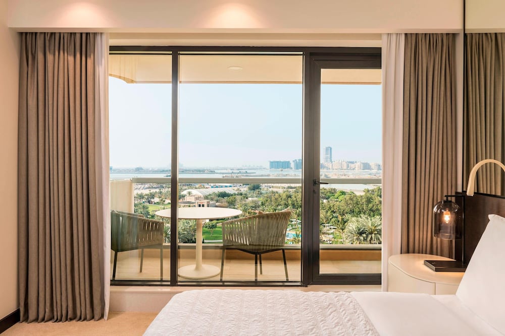 Family Suite, 1 Bedroom, Smoking, Sea View - Photo 11