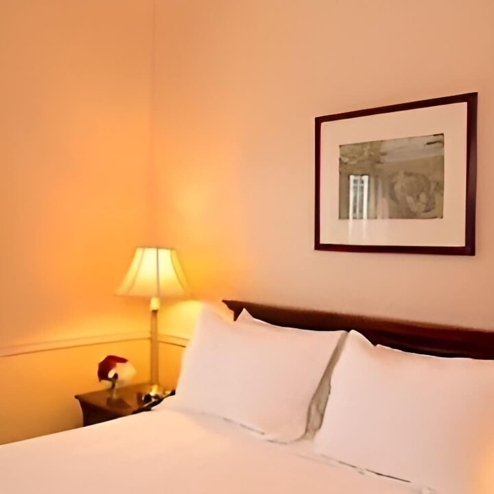 Standard Room, ONE QUEEN BED with Inside Patio - Photo 3