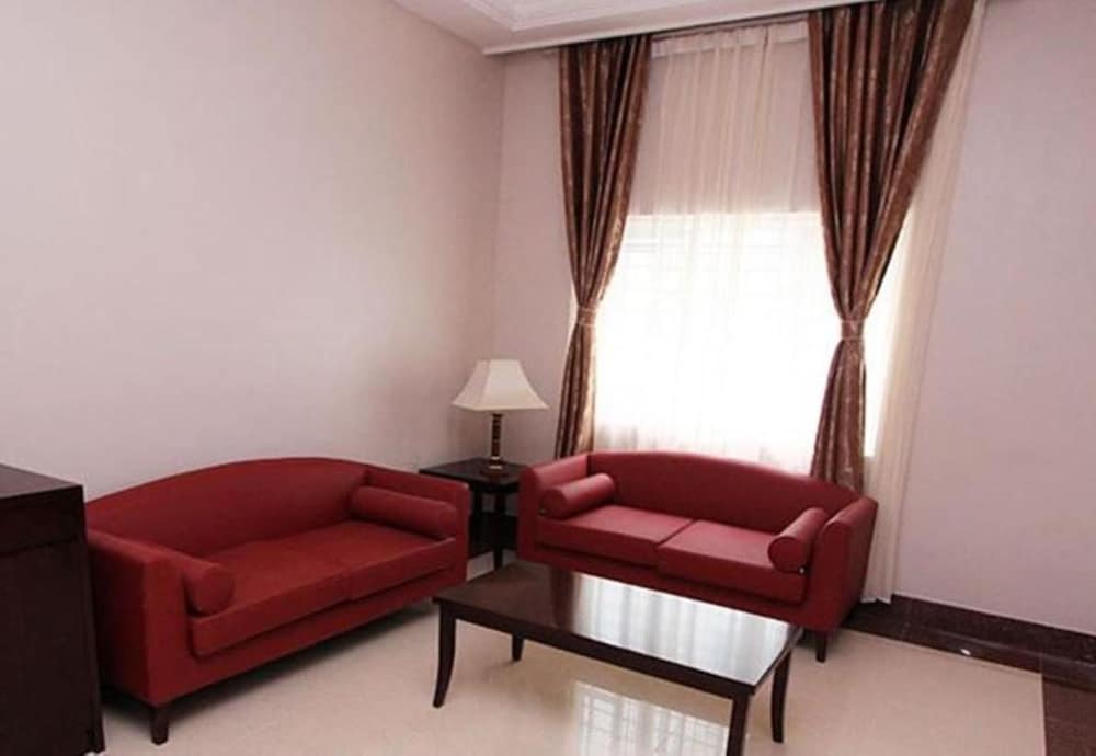 Business Suite photo 2