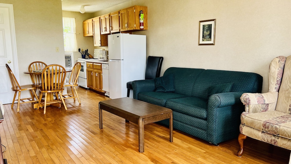 Luxury Apartment, Multiple Beds, Kitchen, Garden View photo 1