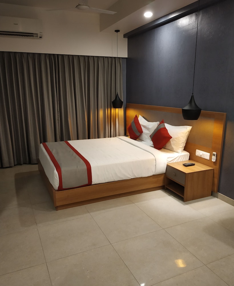 Deluxe Room - Photo 1