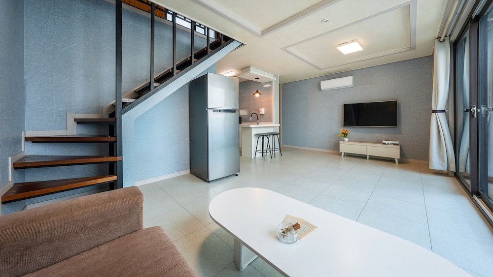 Basic Room, 1 Bedroom (ROOM 207(Ocean view,duplex)) - Photo 2