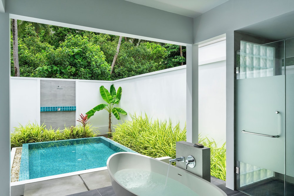 Beach Villa with Garden Pool photo 3