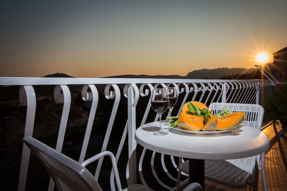 Deluxe Apartment, 2 Bedrooms, Terrace, Sea View