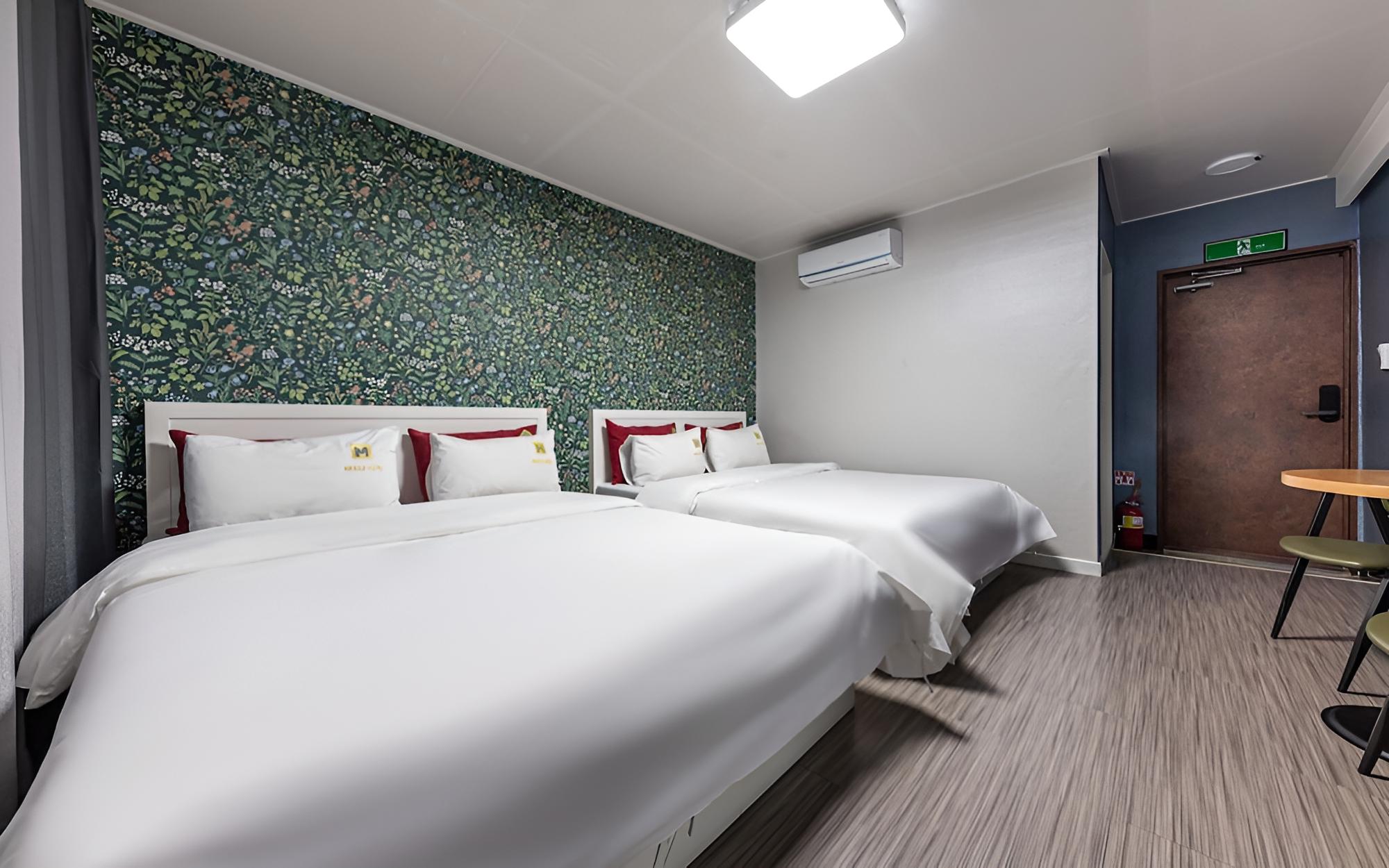 Room (Twin) photo 3