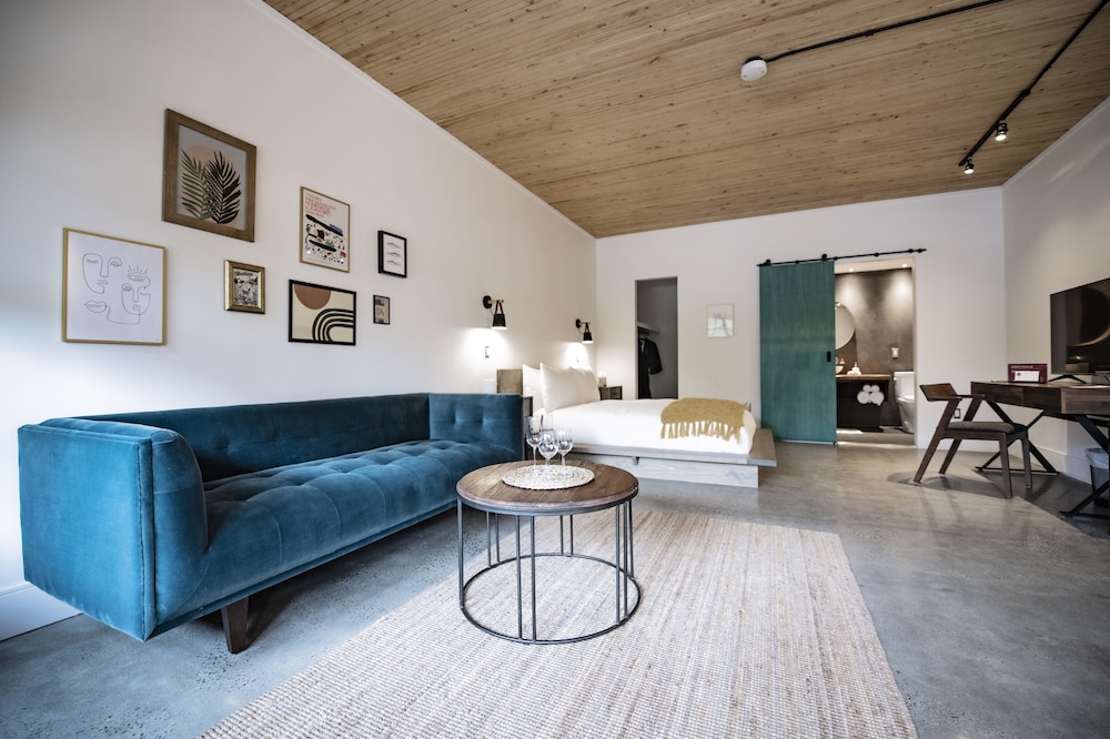 Studio, Accessible