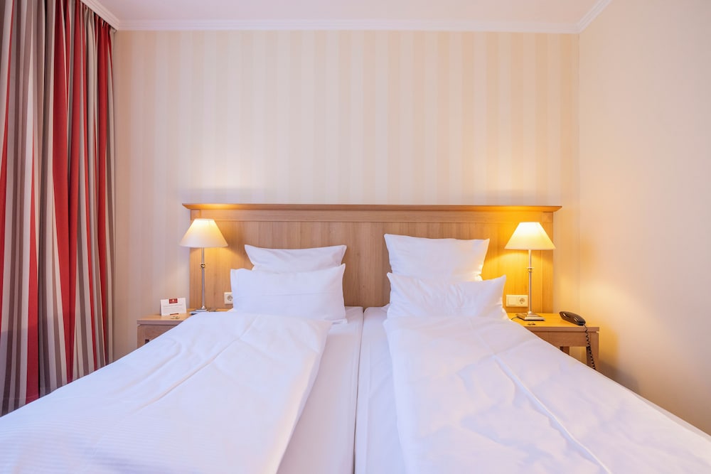 Standard Double Room Single Use photo 3