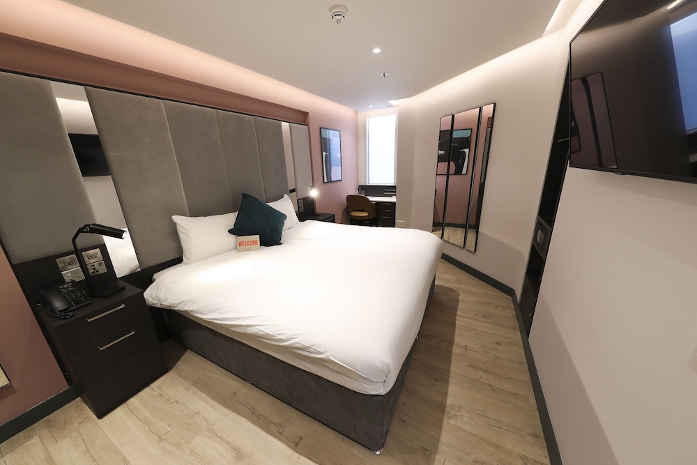 Superior Room, 1 King Bed, Accessible