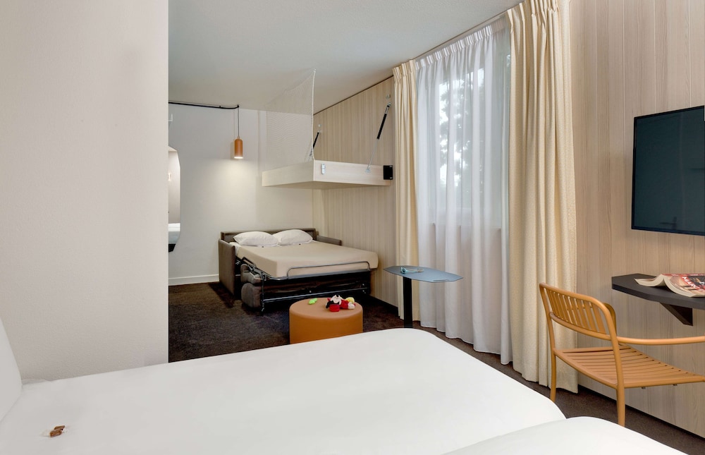 Standard Room, Multiple Beds (Quintuple) photo 2