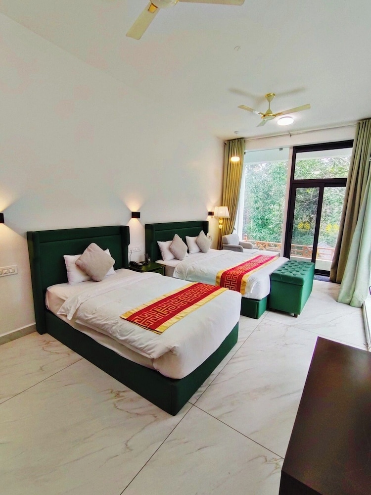 Suite, Balcony, Garden View