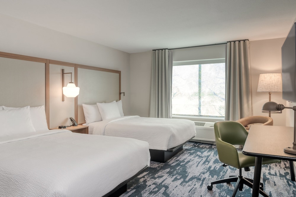 Room, 2 Queen Beds (Mobility/Hearing Accessible, Tub) photo 1
