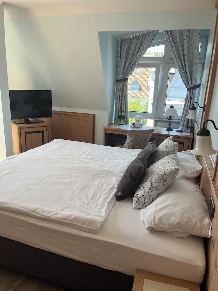 Basic Double Room