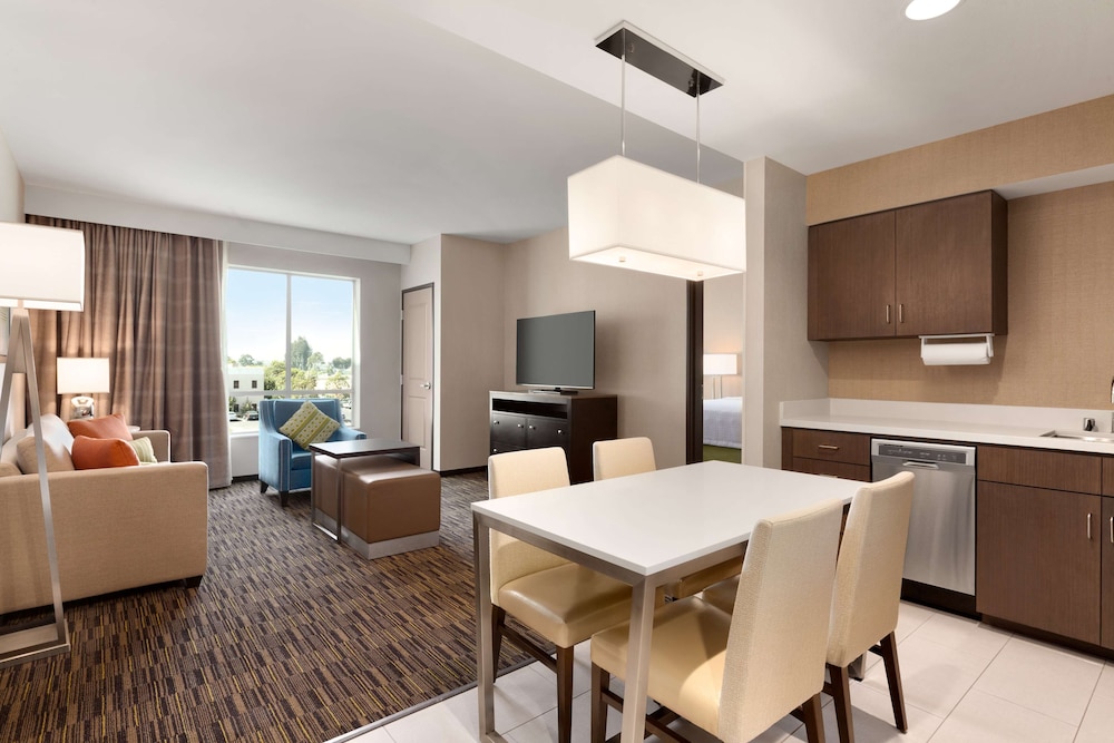 Suite, 2 Bedrooms, Non Smoking photo 2