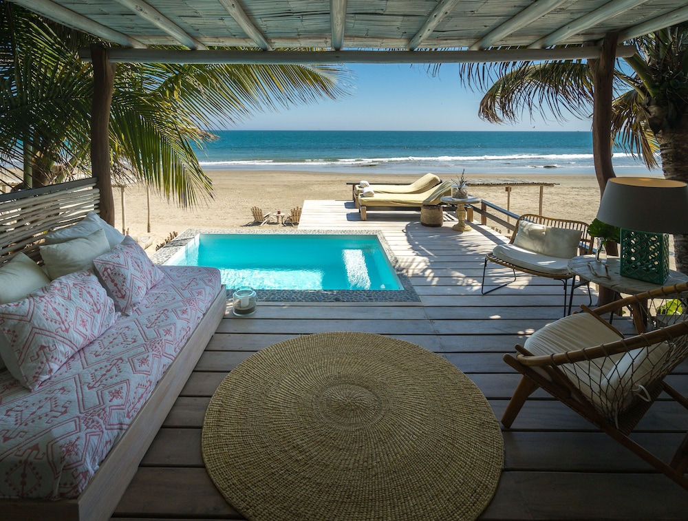 Luxury House photo 1