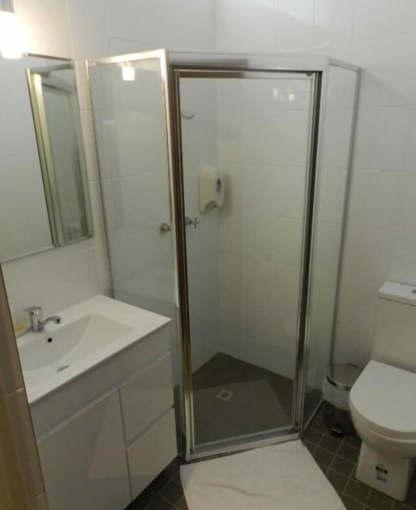 Standard Room, Non Smoking (twin bedded room standard) photo 3