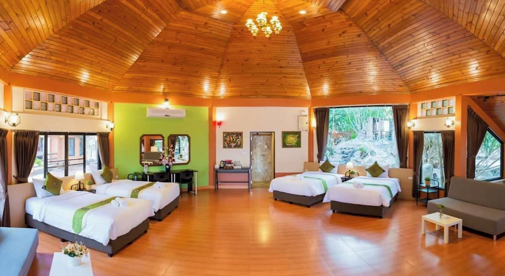 Basic Cabin photo 1