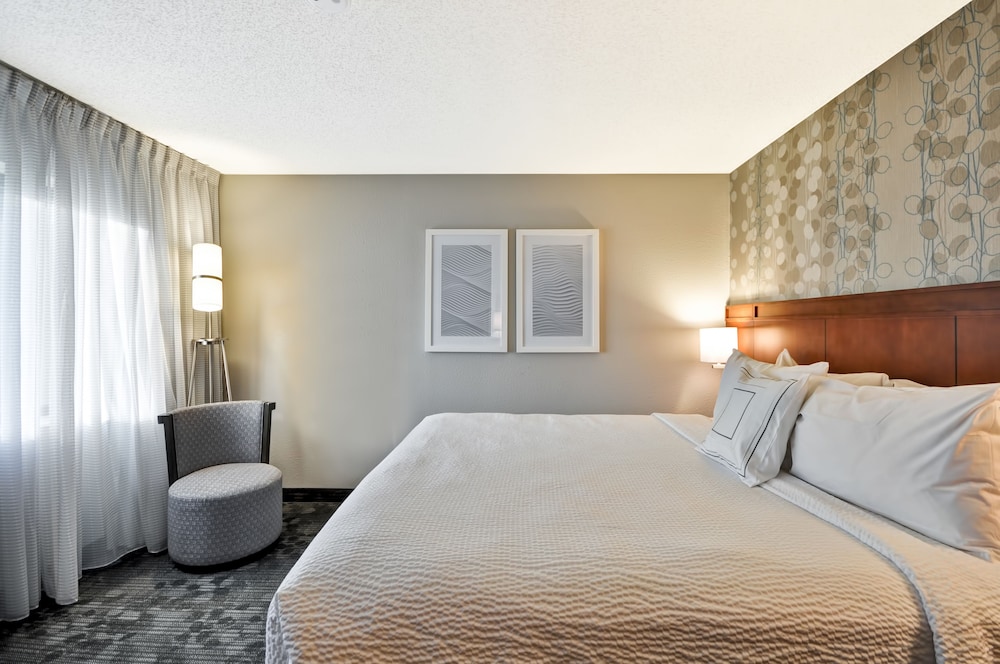 Executive Suite, 1 Bedroom, Corner photo 2