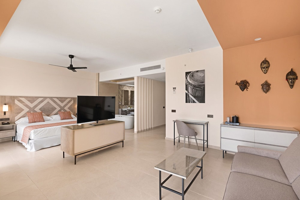 Junior Suite, Terrace (Swim-up & Adults Only) - Photo 2