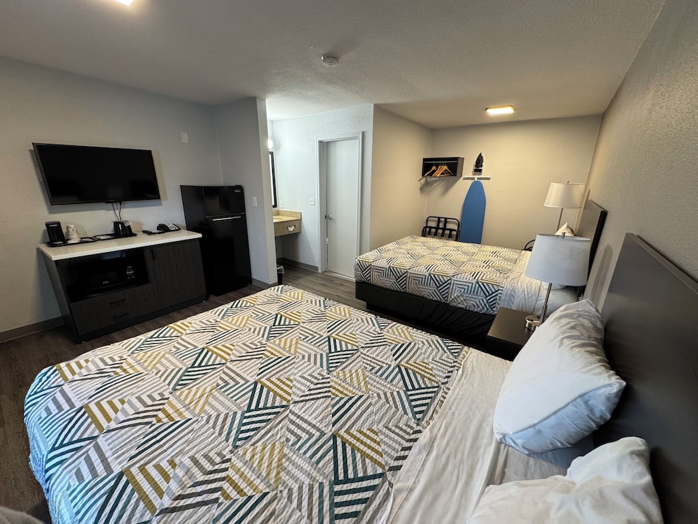 Standard Room, 2 Queen Beds, Non Smoking