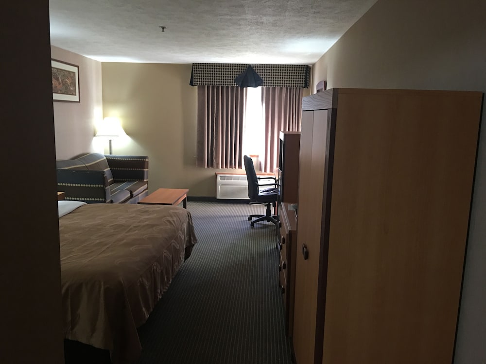 Standard Room, 1 King Bed with Sofa bed, Jetted Tub, Ground Floor photo 2