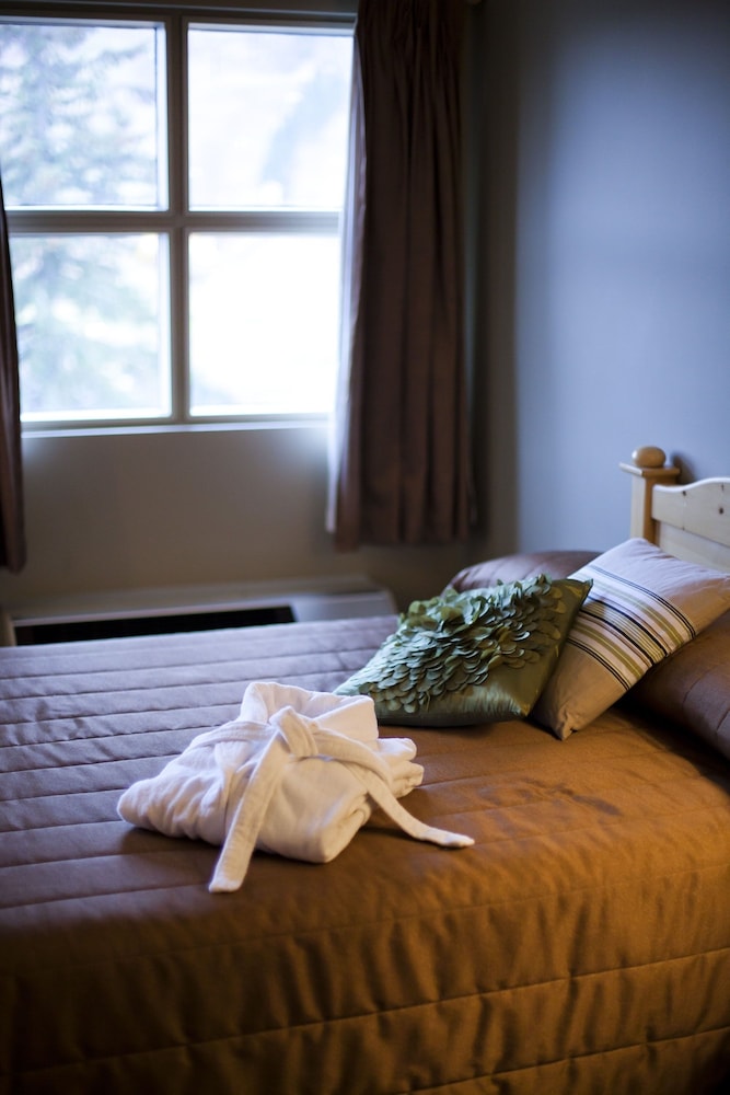 Classic Room, 1 Queen Bed with Sofa bed photo 2
